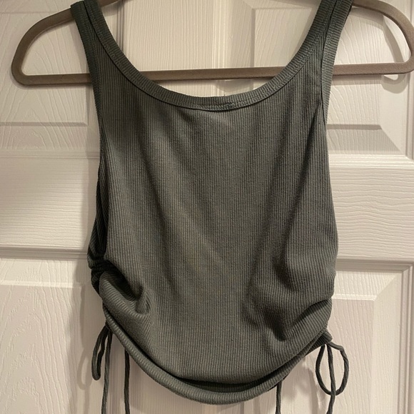 Princess Polly Green Tank - Picture 3 of 3